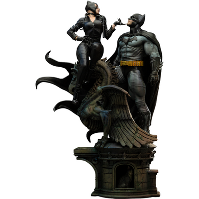 PRE-ORDER  Batman and Catwoman Sixth Scale Diorama