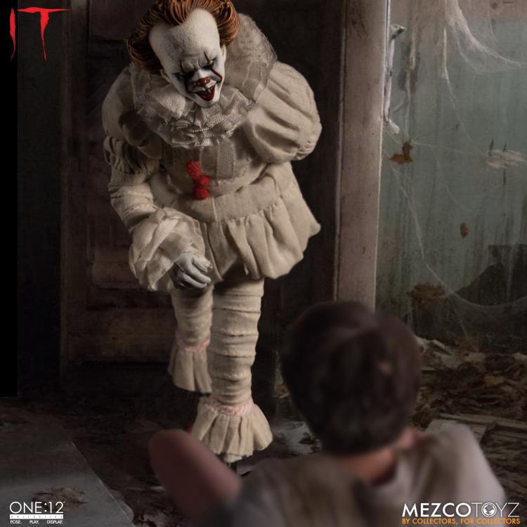 One:12 Collective IT Pennywise Figure