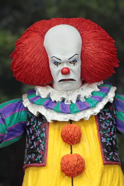IT (1990) Ultimate Pennywise Figure