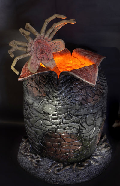 Aliens – Life Size Xenomorph Egg Replica with LED Lights